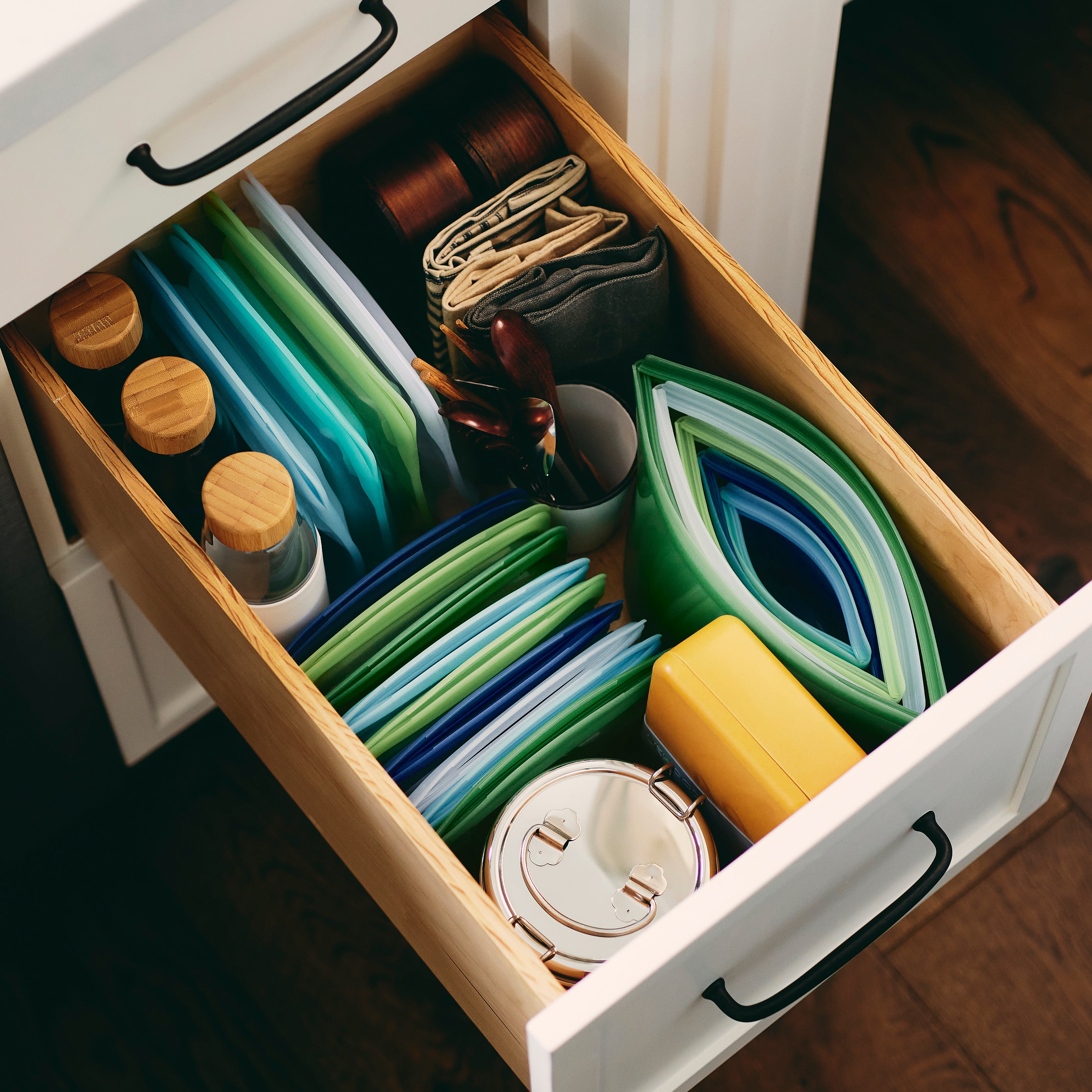 How to Organize Reusable Silicone Bags