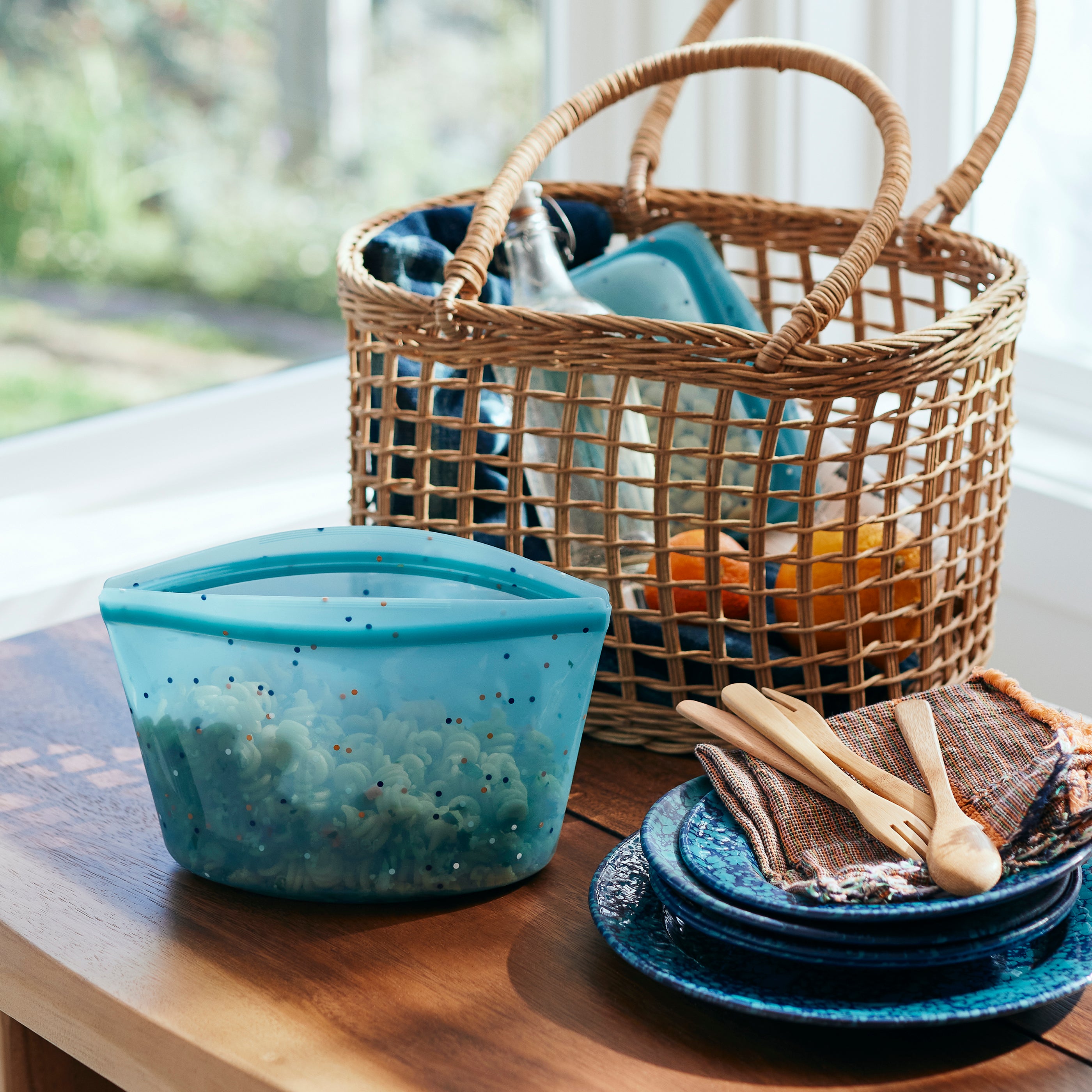 sea spray: stasher reusable silicone bowl