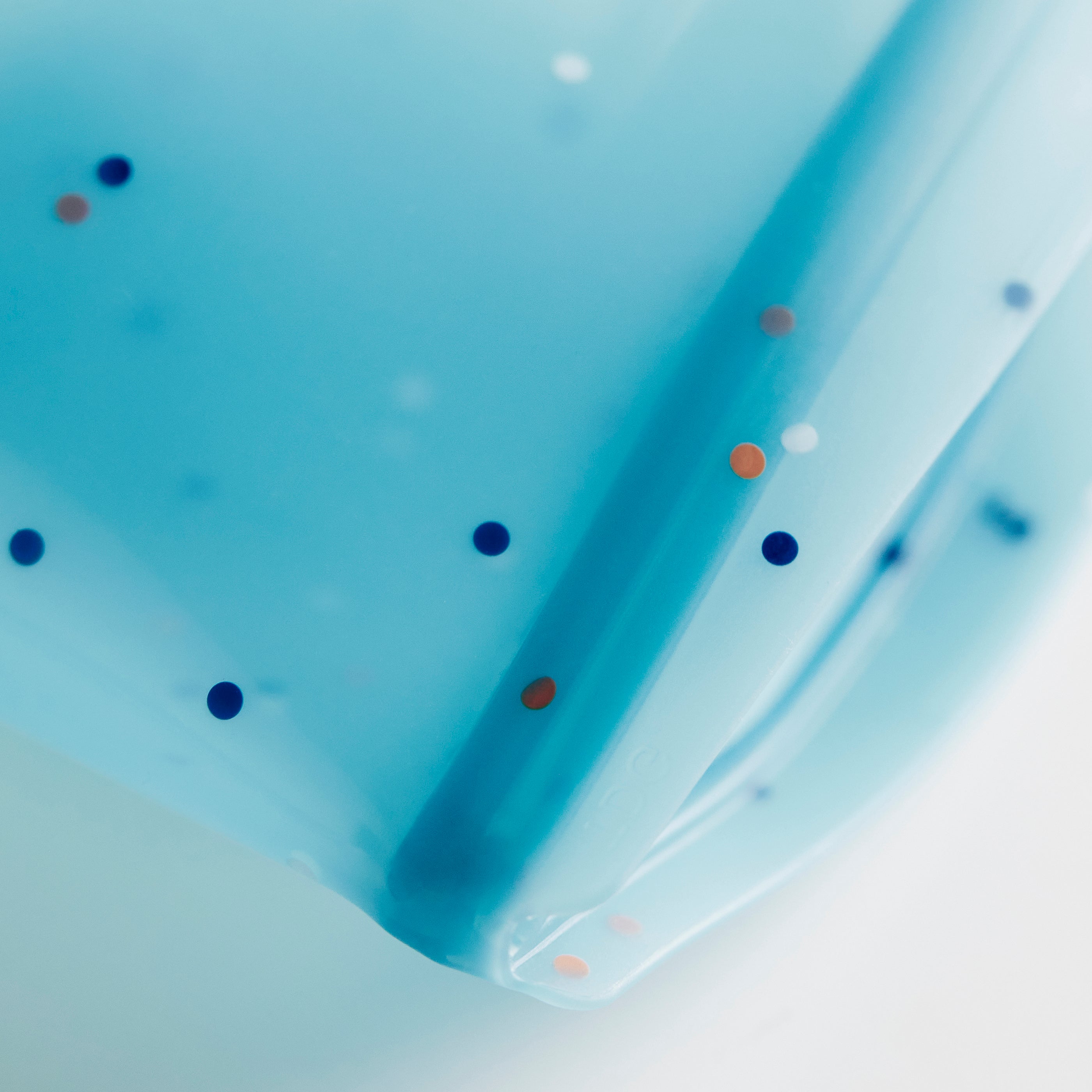 sea spray: stasher reusable silicone bowl