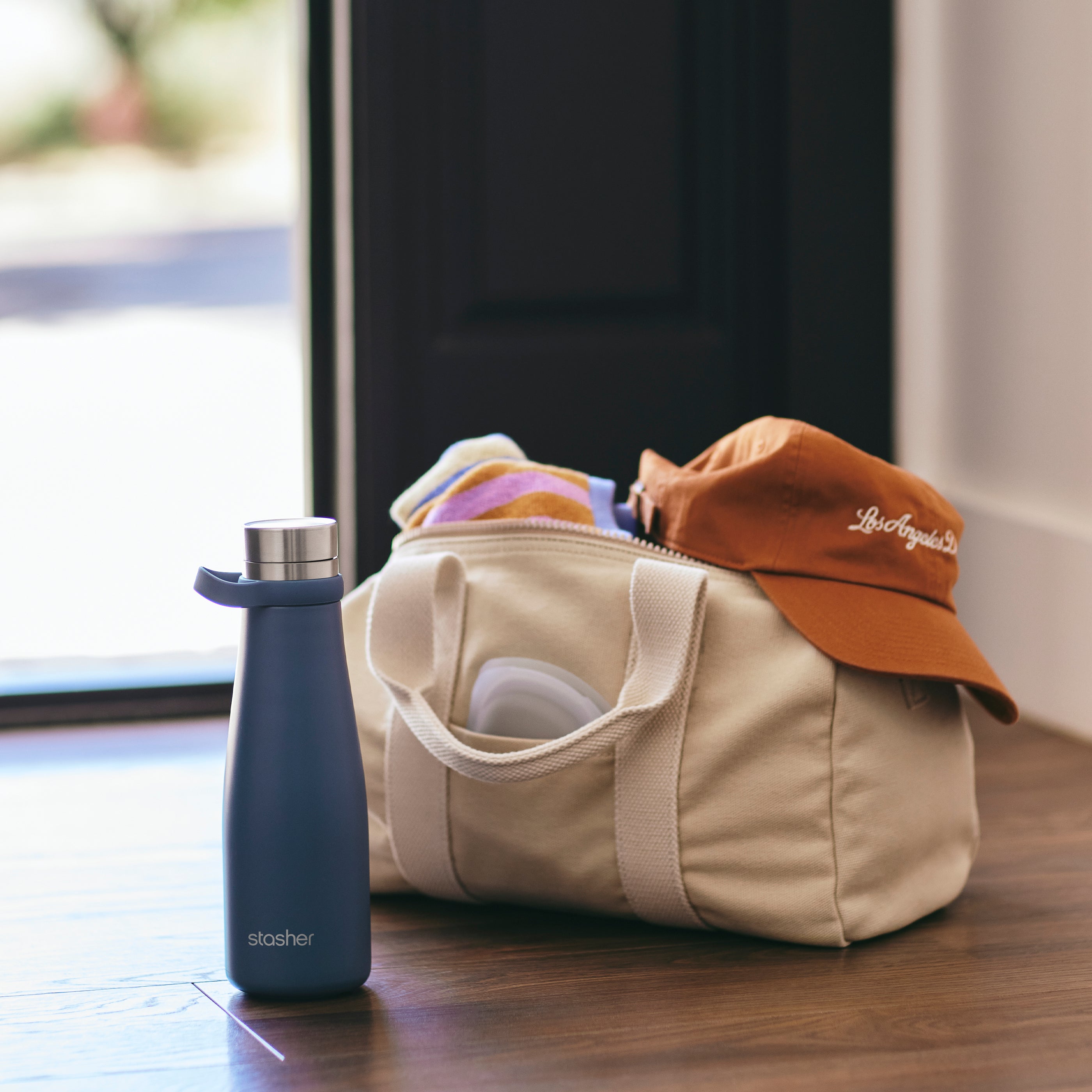 lagoon: stasher water bottle