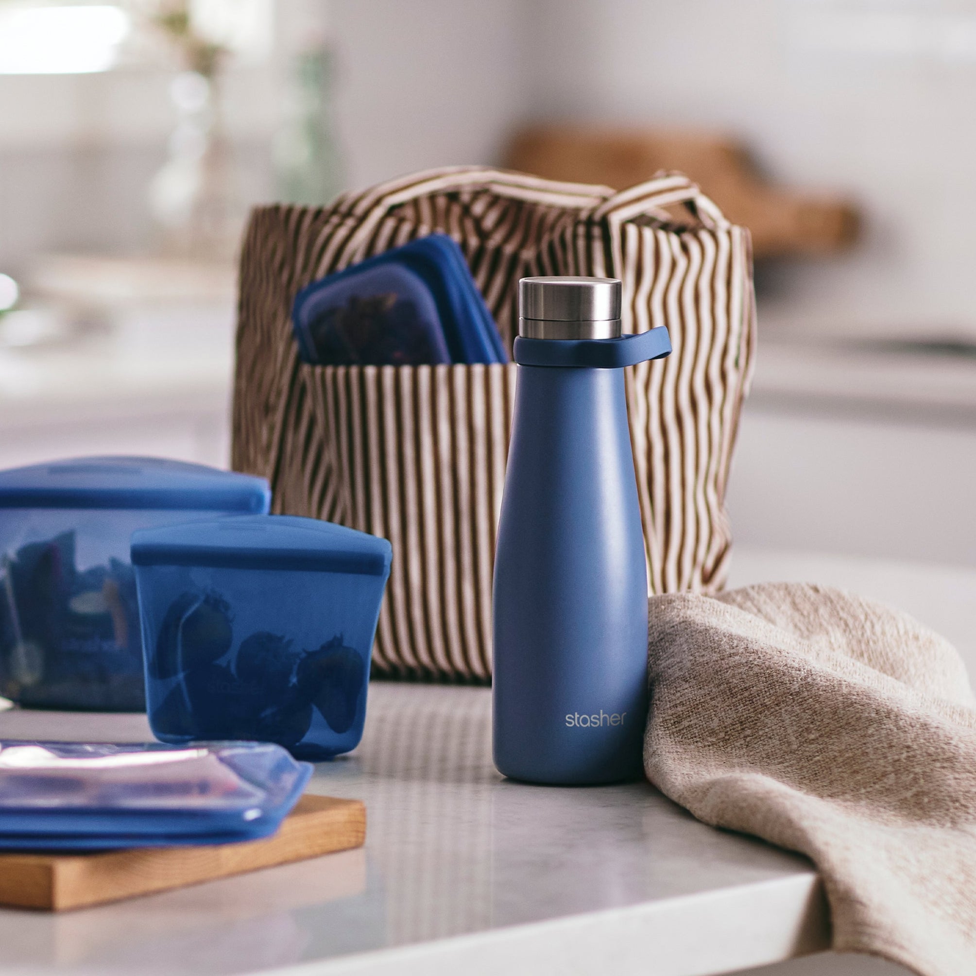 lagoon: stasher water bottle