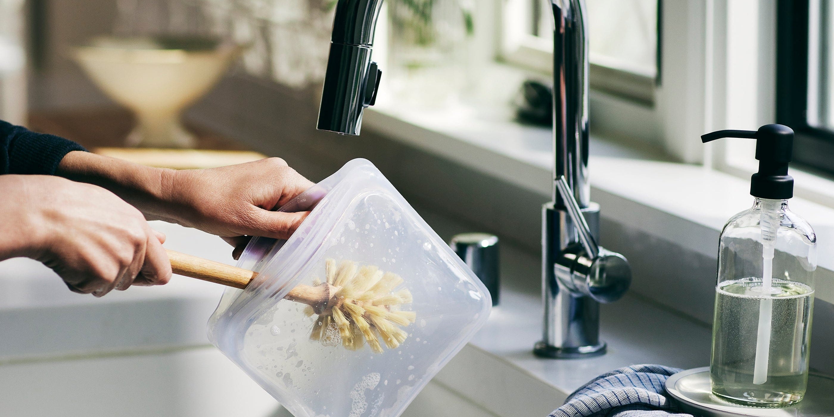 Wood: all natural bamboo cleaning brush